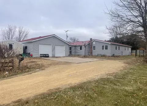 214 S Clinton St, Cuba City, WI 53807