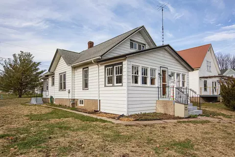 519 N Madison St, Cuba City, WI 53807