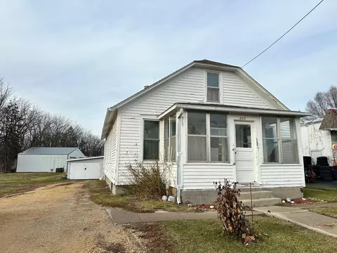 2715 N Percival St, Hazel Green, WI 53811