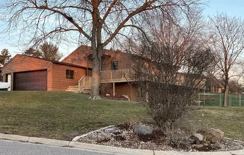 833 Parkview Ct, Portage, WI 53901