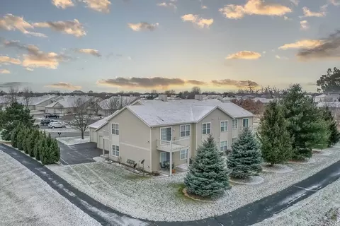 1620 Sienna Xing, Janesville, WI 53546