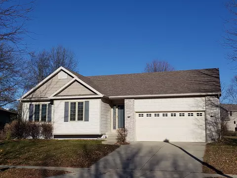 541 Aztalan Dr, Madison, WI 53718