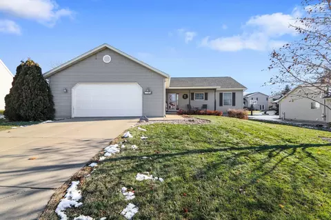 1109 Georgene St, Dodgeville, WI 53533