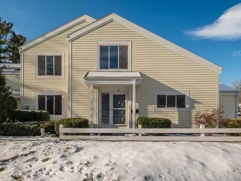 3 Red Maple Trl, Madison, WI 53717