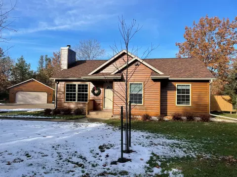 1320 Eagle Trl, Nekoosa, WI 54457