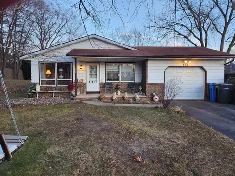 806 Dubois Dr, Baraboo, WI 53913