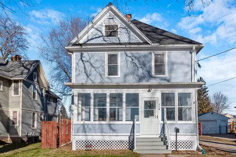 318 W Mackie St, Beaver Dam, WI 53916