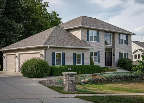 364 Stoney Ridge Trl, Stoughton, WI 53589
