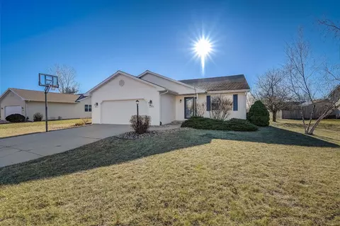 1331 Prairie Rose Dr, Sun Prairie, WI 53590