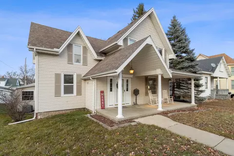 315 W Franklin St, Portage, WI 53901