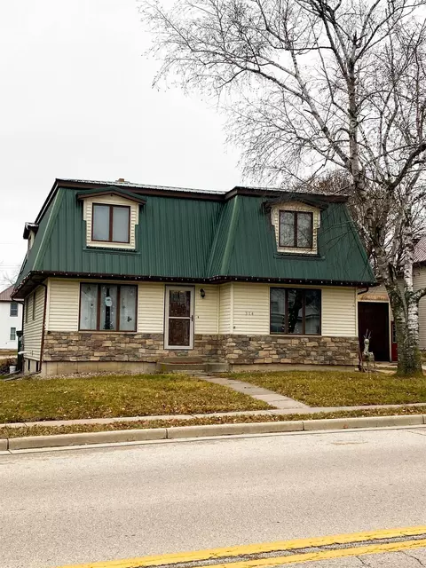 314 Spring St, Highland, WI 53543