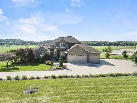 973 Clarkson Rd, Marshall, WI 53559