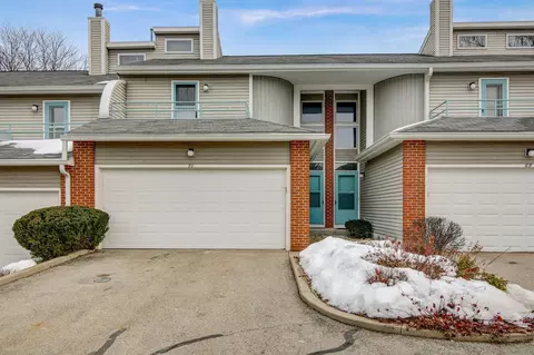 71 Ponwood Cir, Madison, WI 53717