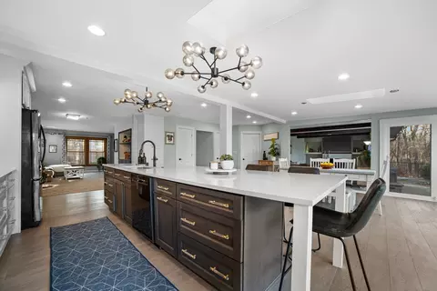 n9w23900 Sherwood Dr, Waukesha, WI 53188