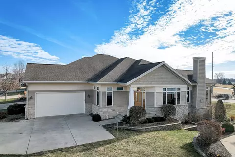 444 Grandview Dr, Waunakee, WI 53597