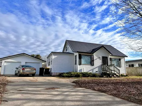 1310 S 6th St, Prairie Du Chien, WI 53821