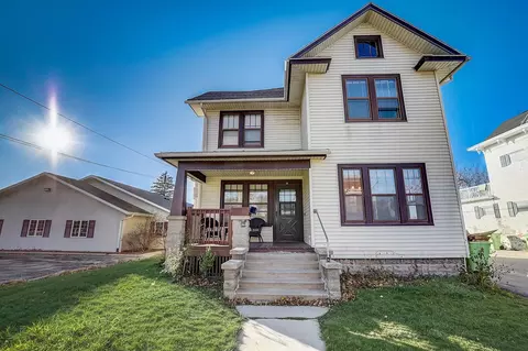 106 N Lincoln Ave, Beaver Dam, WI 53916