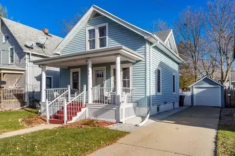 1005 8th St, Beloit, WI 53511