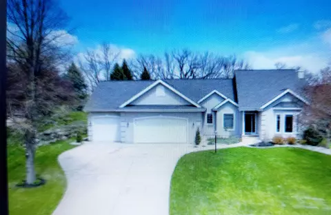 5597 Surrey Ln, Waunakee, WI 53597