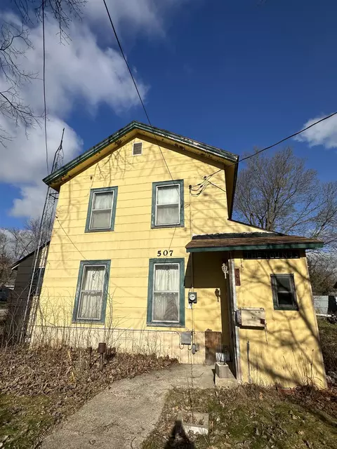 507 9th St, Brodhead, WI 53520