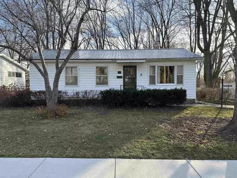 433 W Main St, Evansville, WI 53536