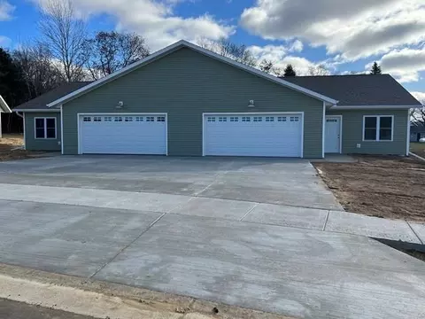 1966 Retzlaff Dr, Reedsburg, WI 53959
