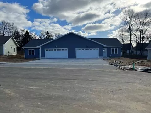 1950 Retzlaff Dr, Reedsburg, WI 53959