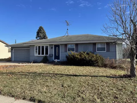1912 N Pontiac Dr, Janesville, WI 53545