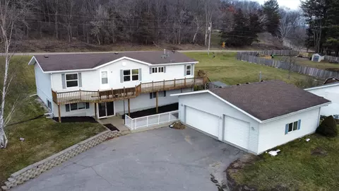 28495 Clary Ln, Richland Center, WI 53581