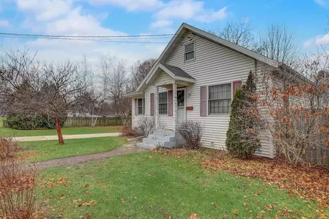 359 6th St, Prairie Du Sac, WI 53578