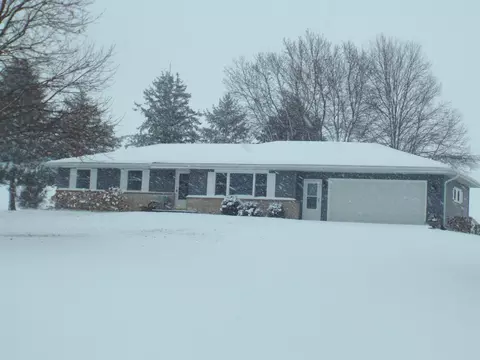 1987 Wayne Center Rd, South Wayne, WI 53587