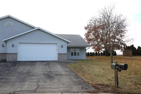 552 Ronald Lee Cir, Rio, WI 53960