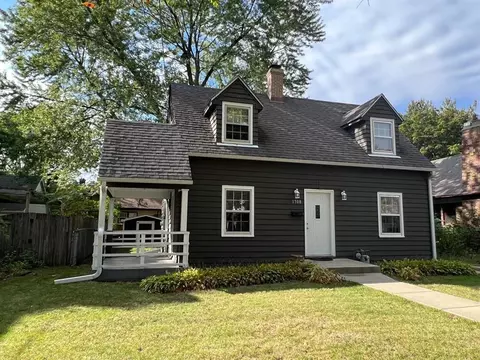 1708 N Court St, Rockford, IL 61103