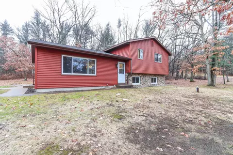 n1401 Drivas Road, Waupaca, WI 54981