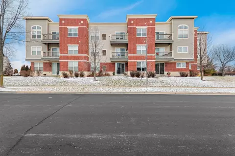 5198 Sassafras Dr #201, Fitchburg, WI 53711