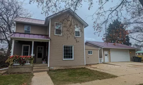2519 10th St, Monroe, WI 53566