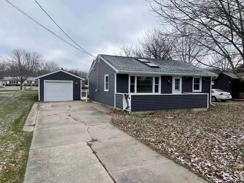 108 E Yost Dr, Beloit, WI 53511