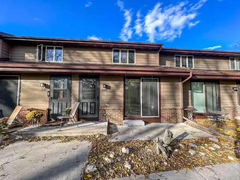 253 Ba Wood Ln, Janesville, WI 53545