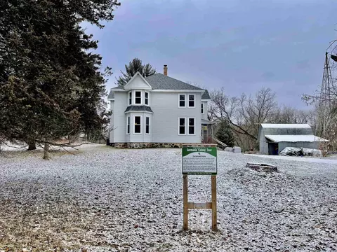 w1914 Eagle Road, Neshkoro, WI 54960