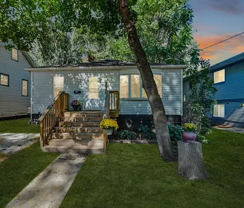 2946 Hermina St, Madison, WI 53704