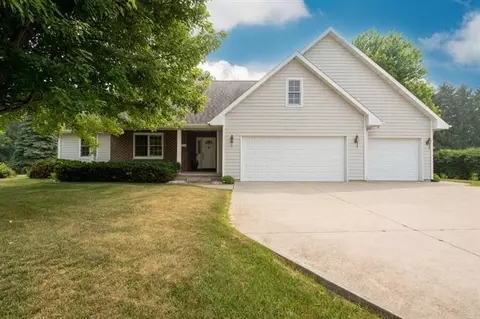 1530 Hayden Dr, Oshkosh, WI 54904