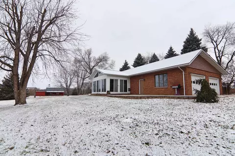 3207 N Emerald Grove Rd, Milton, WI 53563
