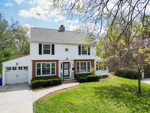 132 Kensington Dr, Madison, WI 53704