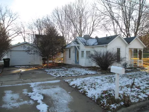 489 W 3rd St, Richland Center, WI 53581