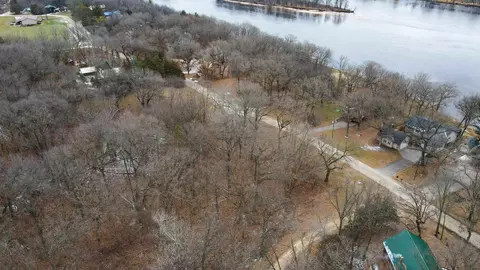 1 32ac Gingers Dr, Muscoda, WI 53573