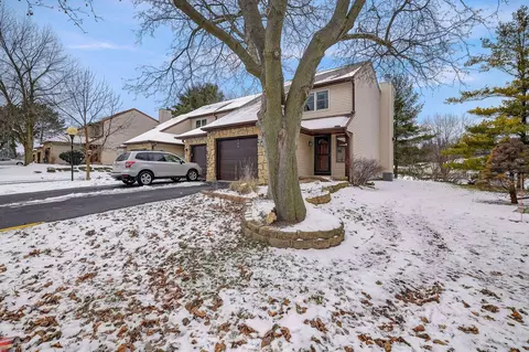 204 Williamsburg Way Ct, Fitchburg, WI 53719