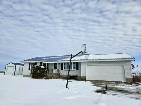9082 E Stagecoach Trl, Warren, IL 61087