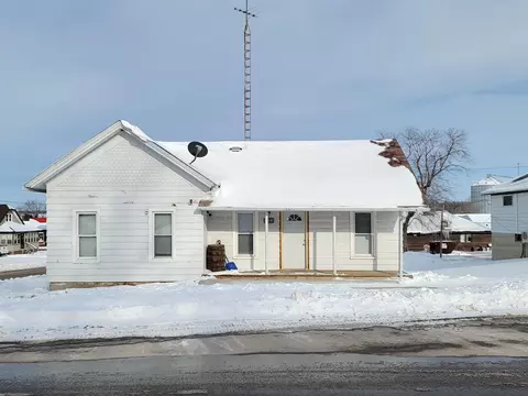 208 W Center St, South Wayne, WI 53587