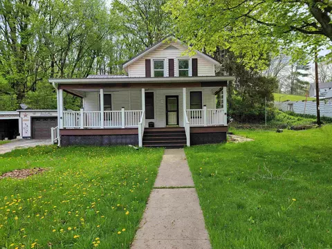 419 Galena St, Darlington, WI 53530