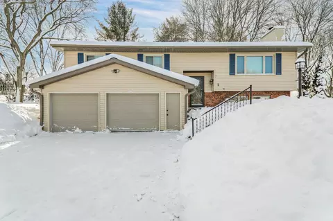 1 E Spyglass Ct, Madison, WI 53717